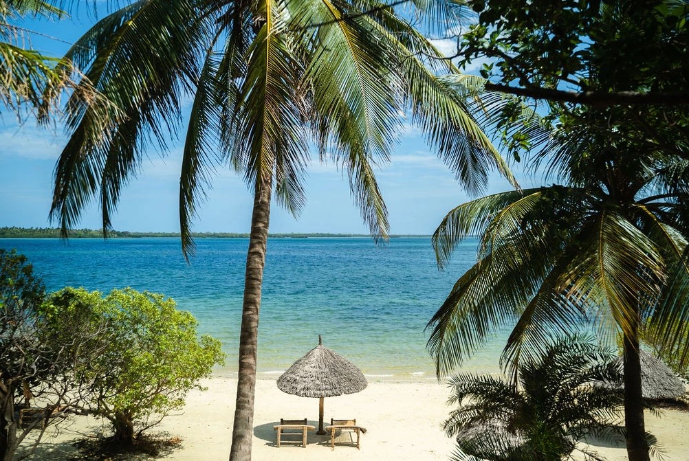 Pole Pole Bungalows thumbnail 3